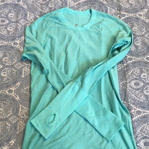 Lululemon Top. EUC!
